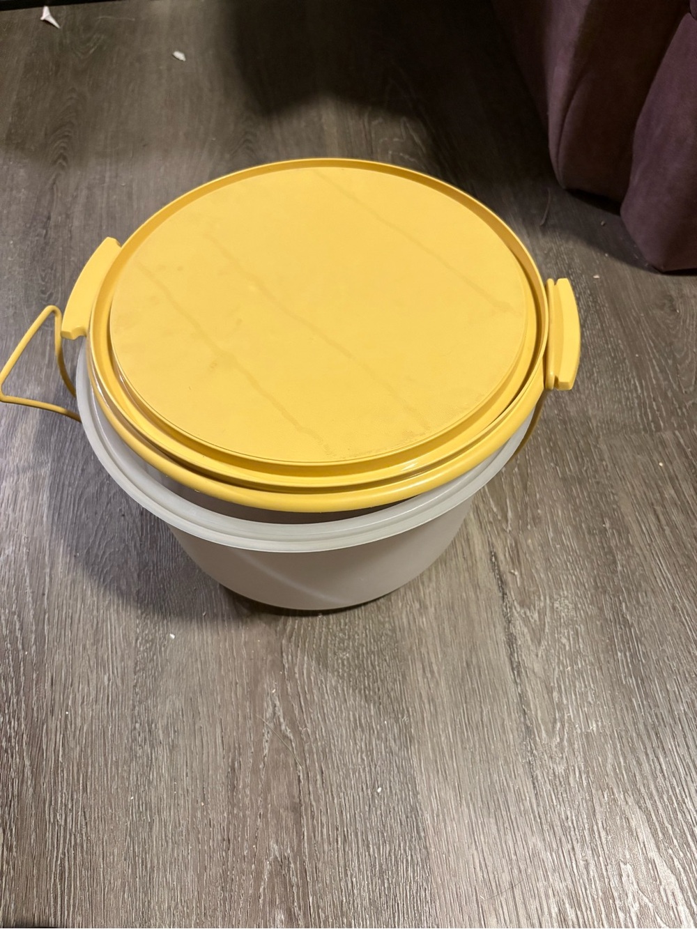 Tupperware Yellow Snap-Lid Kitchen Bucket - Picture 2 of 6